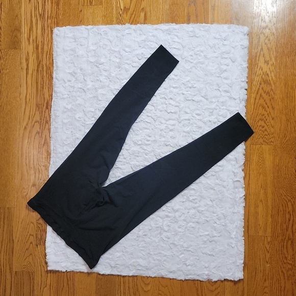 Victoria's Secret Black Leggings, Women's Size Medium, Great Condition! - Picture 2 of 6